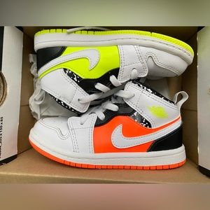 ⚡️⚡️Nike Air Jordan 1 Mid TD ‘Notebook’  640735-870  Little Kids Size 9C💚🧡🖤